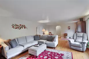 2425 Clearview Dr, Pittsburgh, PA 15116 - Photo 17