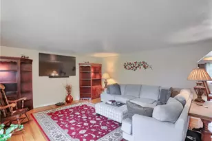 2425 Clearview Dr, Pittsburgh, PA 15116 - Photo 15