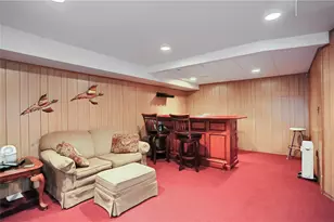 2425 Clearview Dr, Pittsburgh, PA 15116 - Photo 41
