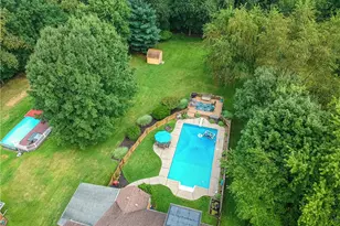 2425 Clearview Dr, Pittsburgh, PA 15116 - Photo 47