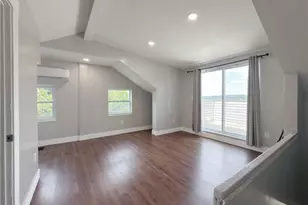49 Holt St, Pittsburgh, PA 15203 - Photo 13