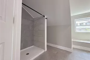 49 Holt St, Pittsburgh, PA 15203 - Photo 11