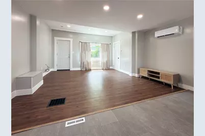 49 Holt St, Pittsburgh, PA 15203 - Photo 3