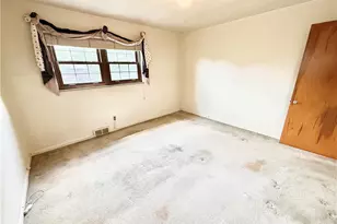 1027 Lindendale Dr, Pittsburgh, PA 15243 - Photo 25