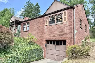 1027 Lindendale Dr, Pittsburgh, PA 15243 - Photo 3