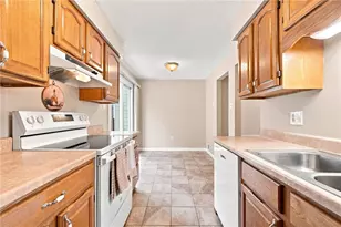 327 Dolomite Ct, Unity Township, PA 15650 - Photo 9