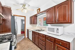 142 Franklin Ave, Center Township, PA 15061 - Photo 9