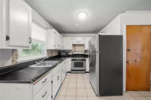 1927 Dartmore St, Pittsburgh, PA 15210 - Photo 11
