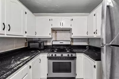 1927 Dartmore St, Pittsburgh, PA 15210 - Photo 9