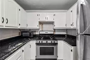 1927 Dartmore St, Pittsburgh, PA 15210 - Photo 9