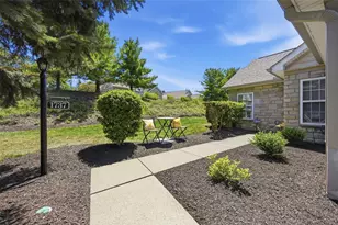 1737 Heather Heights Dr, Moon/Crescent Twp, PA 15046 - Photo 3