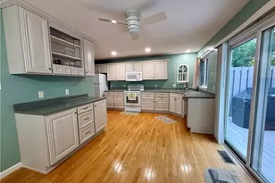 129 Unity Square, Unity Township, PA 15601 - Photo 3