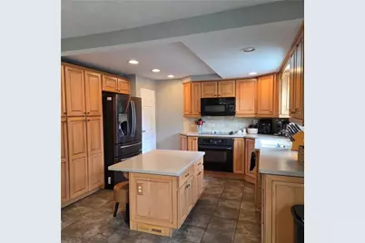 102 Raleigh Ct, Ross Twp, PA 15237 - Photo 5