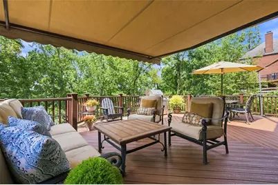 1134 Greenridge Ln, Green Tree, PA 15220 - Photo 11