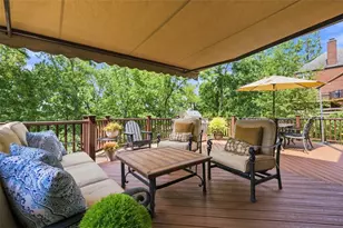 1134 Greenridge Ln, Green Tree, PA 15220 - Photo 11