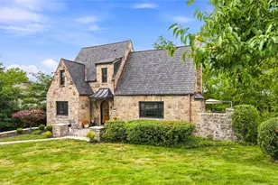 1134 Greenridge Ln, Green Tree, PA 15220 - Photo 3