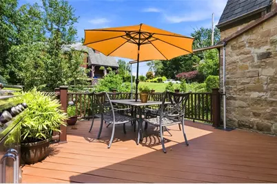 1134 Greenridge Ln, Green Tree, PA 15220 - Photo 15