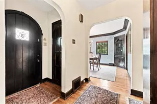 1134 Greenridge Ln, Green Tree, PA 15220 - Photo 5