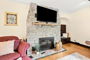 1134 Greenridge Ln, Green Tree, PA 15220 - Photo 9