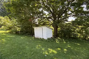 1022 Mapletown Rd, Greensboro, PA 15338 - Photo 9