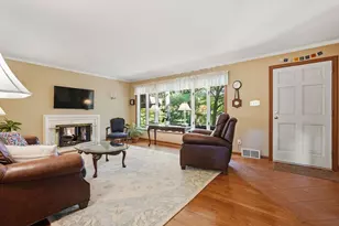1067 Summer Pl, Pittsburgh, PA 15243 - Photo 3