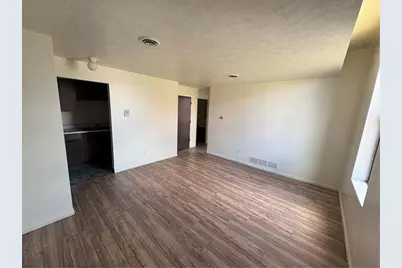 570 Miller Ave #5, Clairton, PA 15025 - Photo 3