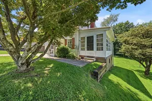 2009 Circle Dr, Hopewell Township, PA 15001 - Photo 5