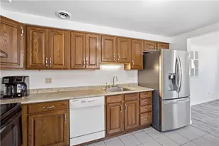 5101 Leona Dr, Pittsburgh, PA 15227 - Photo 11