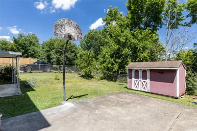 5101 Leona Dr, Pittsburgh, PA 15227 - Photo 23