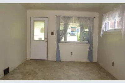 2345 Locust St, South Greensburg Boro, PA 15601 - Photo 3