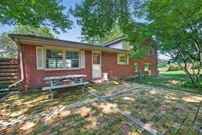 800 Chateau Dr, Franklin Township, PA 16117 - Photo 5