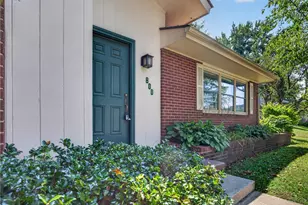 800 Chateau Dr, Franklin Township, PA 16117 - Photo 3