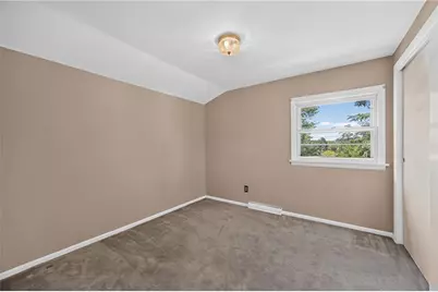 800 Chateau Dr, Franklin Township, PA 16117 - Photo 25