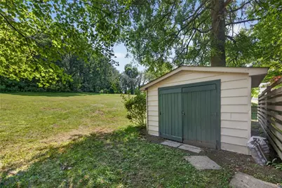 800 Chateau Dr, Franklin Township, PA 16117 - Photo 9