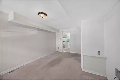 800 Chateau Dr, Franklin Township, PA 16117 - Photo 31