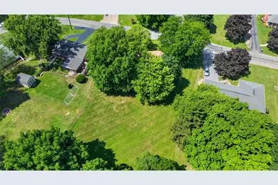 800 Chateau Dr, Franklin Township, PA 16117 - Photo 39