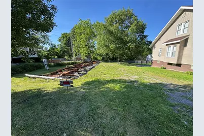 393 N Gallatin Ave, North Union Township, PA 15401 - Photo 3