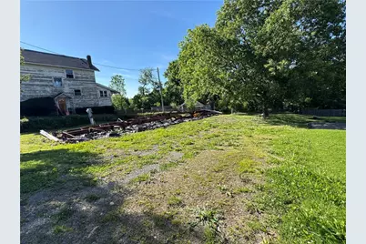 393 N Gallatin Ave, North Union Township, PA 15401 - Photo 17
