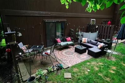 515 Kingsberry Ct #515, Ross Twp, PA 15237 - Photo 5