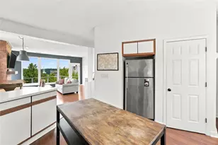 6 Holt St, Pittsburgh, PA 15203 - Photo 13