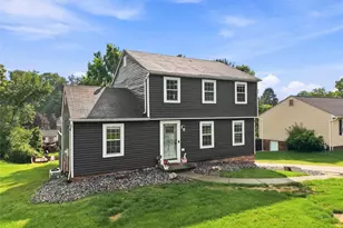 112 Fawnvue Dr, Robinson Twp, PA 15136 - Photo 3