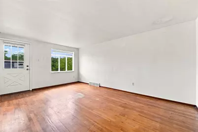 225 Alries St, Pittsburgh, PA 15210 - Photo 9