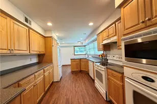 215 E Maitland Ln, Neshannock Township, PA 16105 - Photo 11