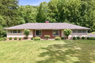 215 E Maitland Ln, Neshannock Township, PA 16105 - Photo 1