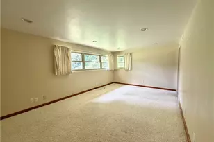 215 E Maitland Ln, Neshannock Township, PA 16105 - Photo 19