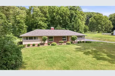 215 E Maitland Lane, Neshannock Township, PA 16105 - Photo 3
