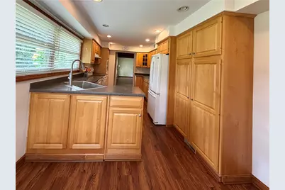 215 E Maitland Lane, Neshannock Township, PA 16105 - Photo 9