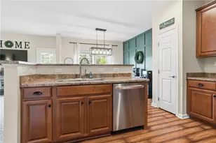 205 Broadstone Dr, Adams Township, PA 16046 - Photo 11