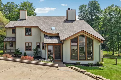 4525 Middle Road, Hampton, PA 15101 - Photo 1