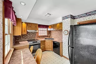 407 Darlington Rd, Patterson Township, PA 15010 - Photo 9